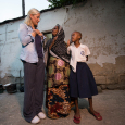 The Crown Princess visited Aziza and her ten-year-old granddaughter Zubeda in Kawe outside of Dar-es-Salaam. Meetings such as these have given rise to the Crown Princess’s commitment to and establishment of the Maverick Collective. Photo: Henrik Myhr Nielsen, NRK